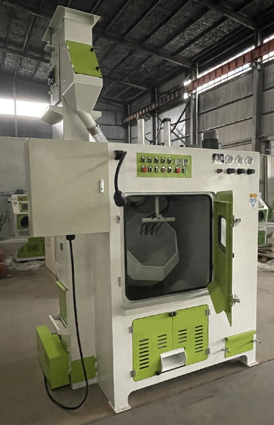 新型滾筒噴砂機(jī)，自動(dòng)滾筒噴砂機(jī)